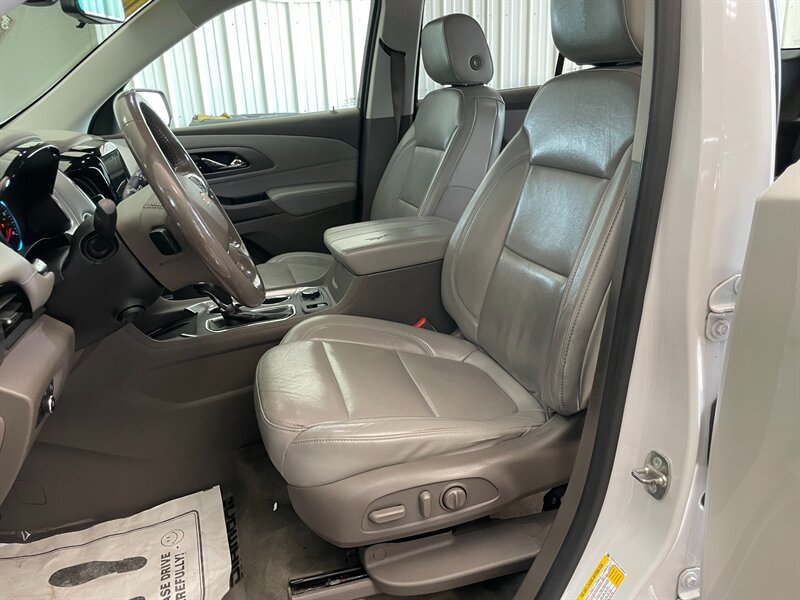 Used 2018 Chevrolet Traverse Premier AWD/4WD image 19