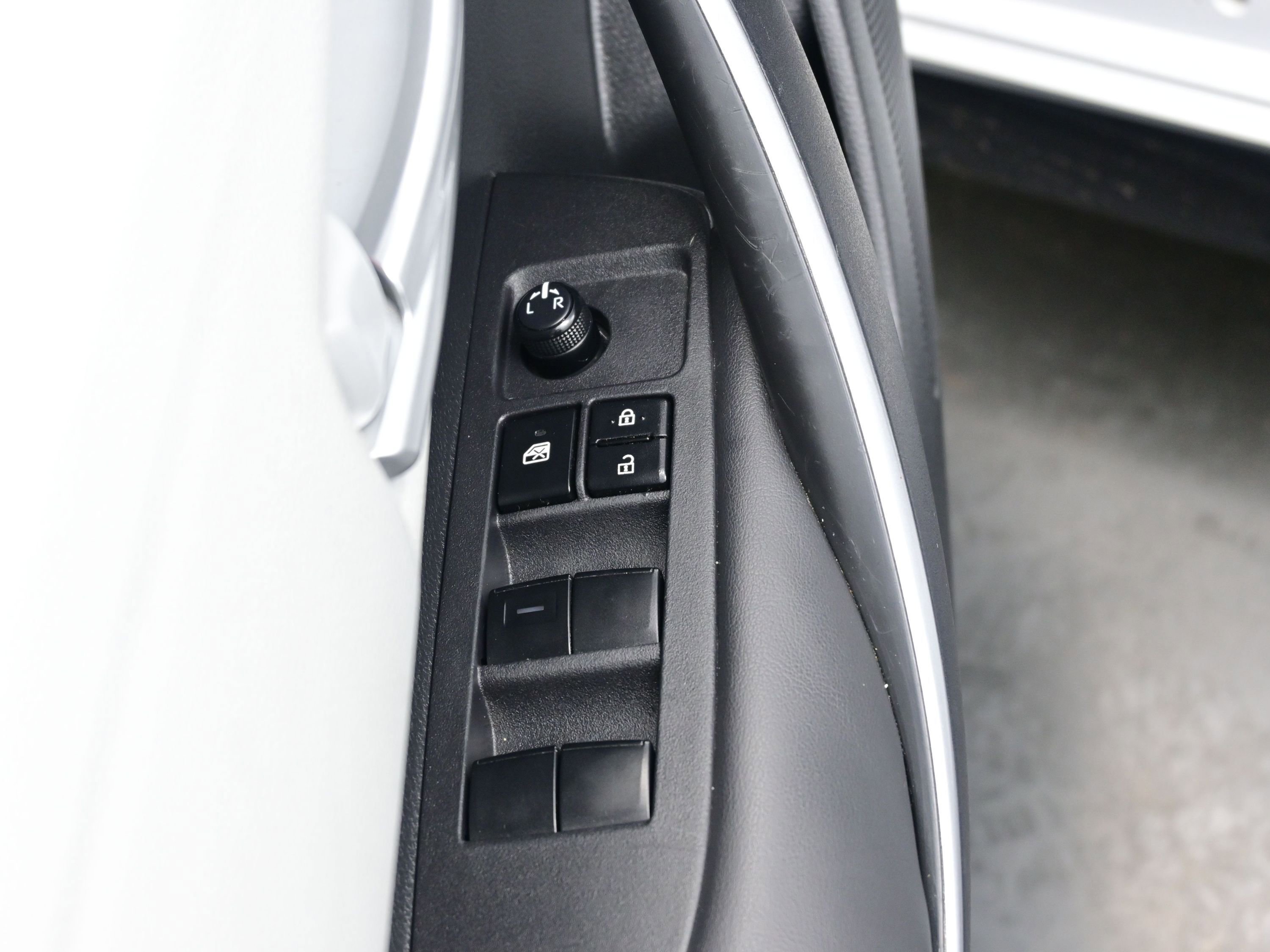 Used 2024 Toyota Corolla SE image 10