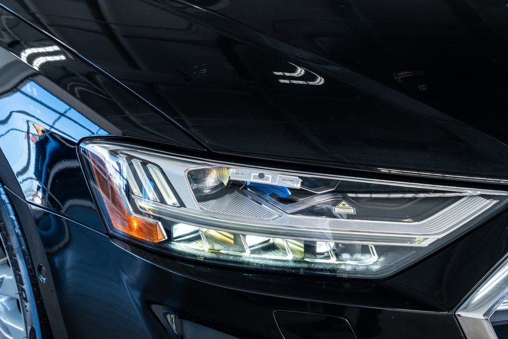 Used 2020 Audi S8 L image 19