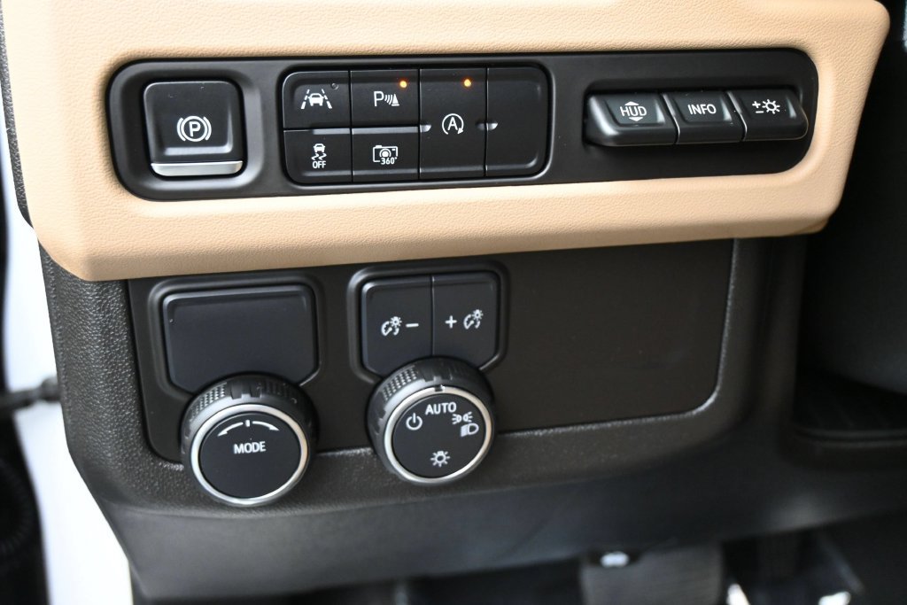 Used 2024 Chevrolet Tahoe Premier RWD image 6