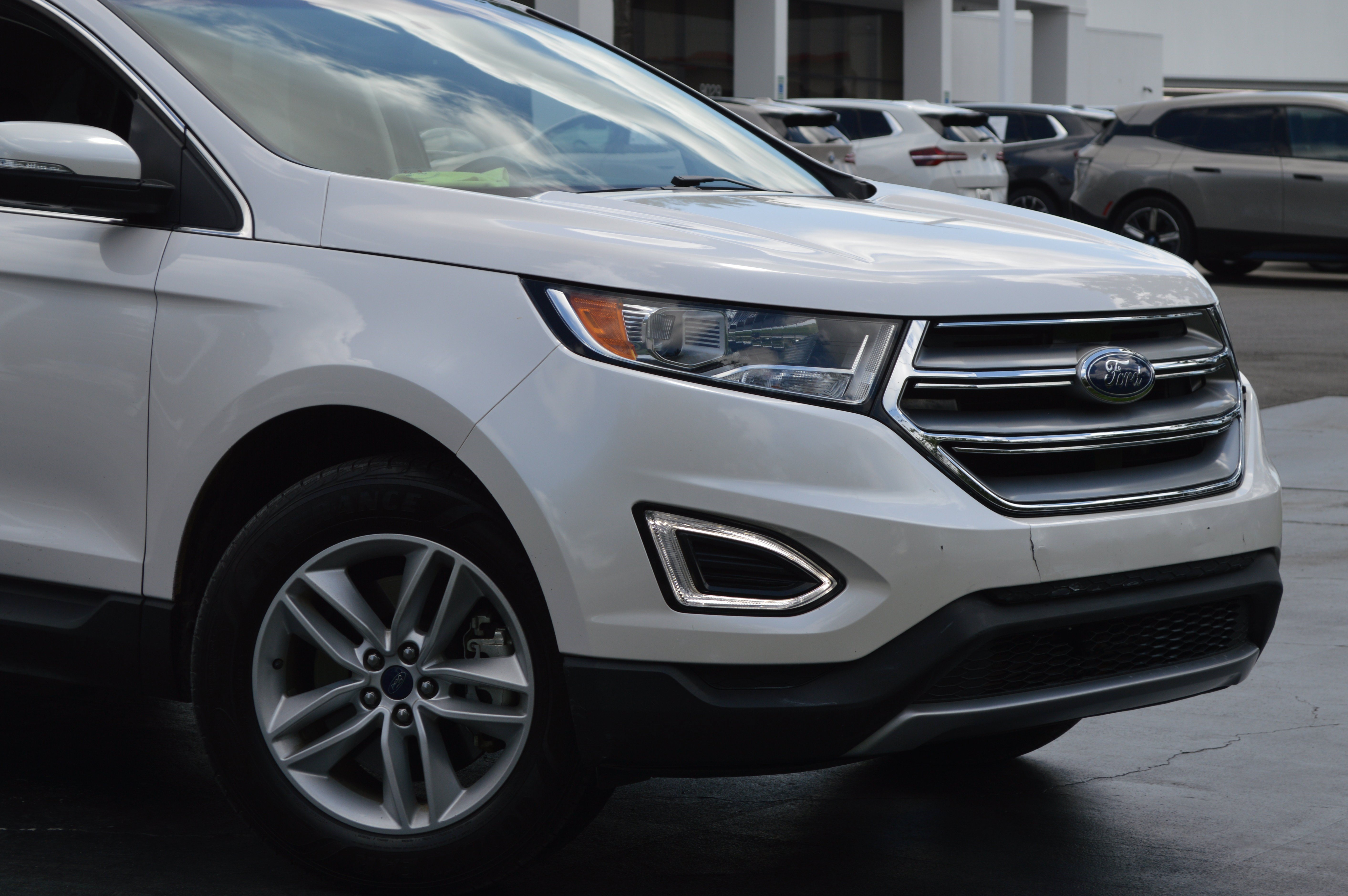 Used 2017 Ford Edge SEL w/ Equipment Group 201A AWD/4WD image 2