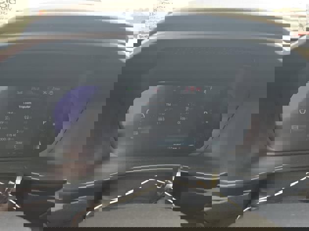 Used 2025 Volvo XC40 B5 Core image 9