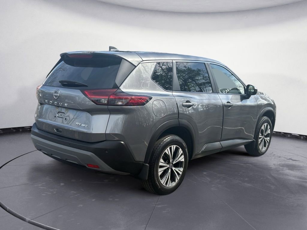 Used 2023 Nissan Rogue SV image 5