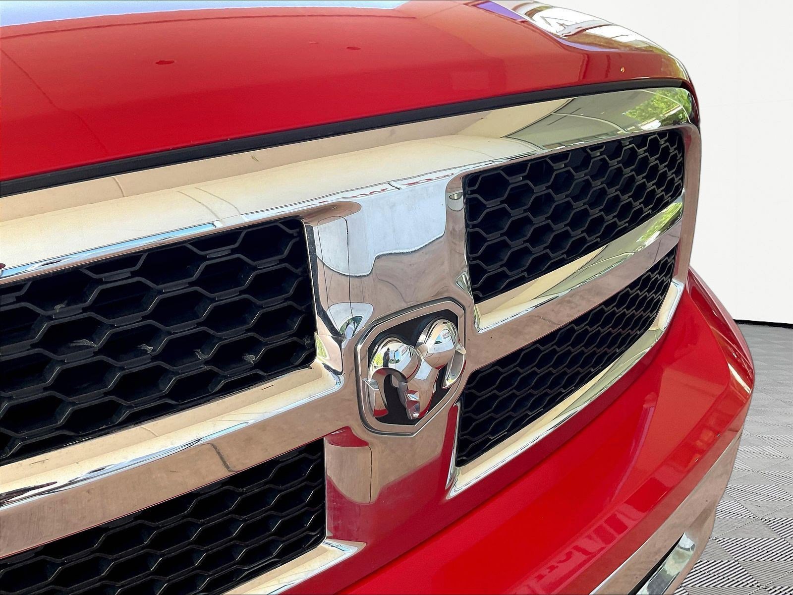 Used 2016 RAM 1500 Classic SLT AWD/4WD image 30