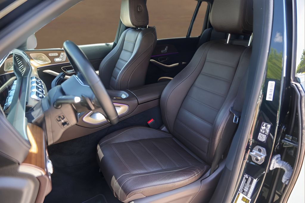 Used 2023 Mercedes-Benz GLS 450 4MATIC image 7
