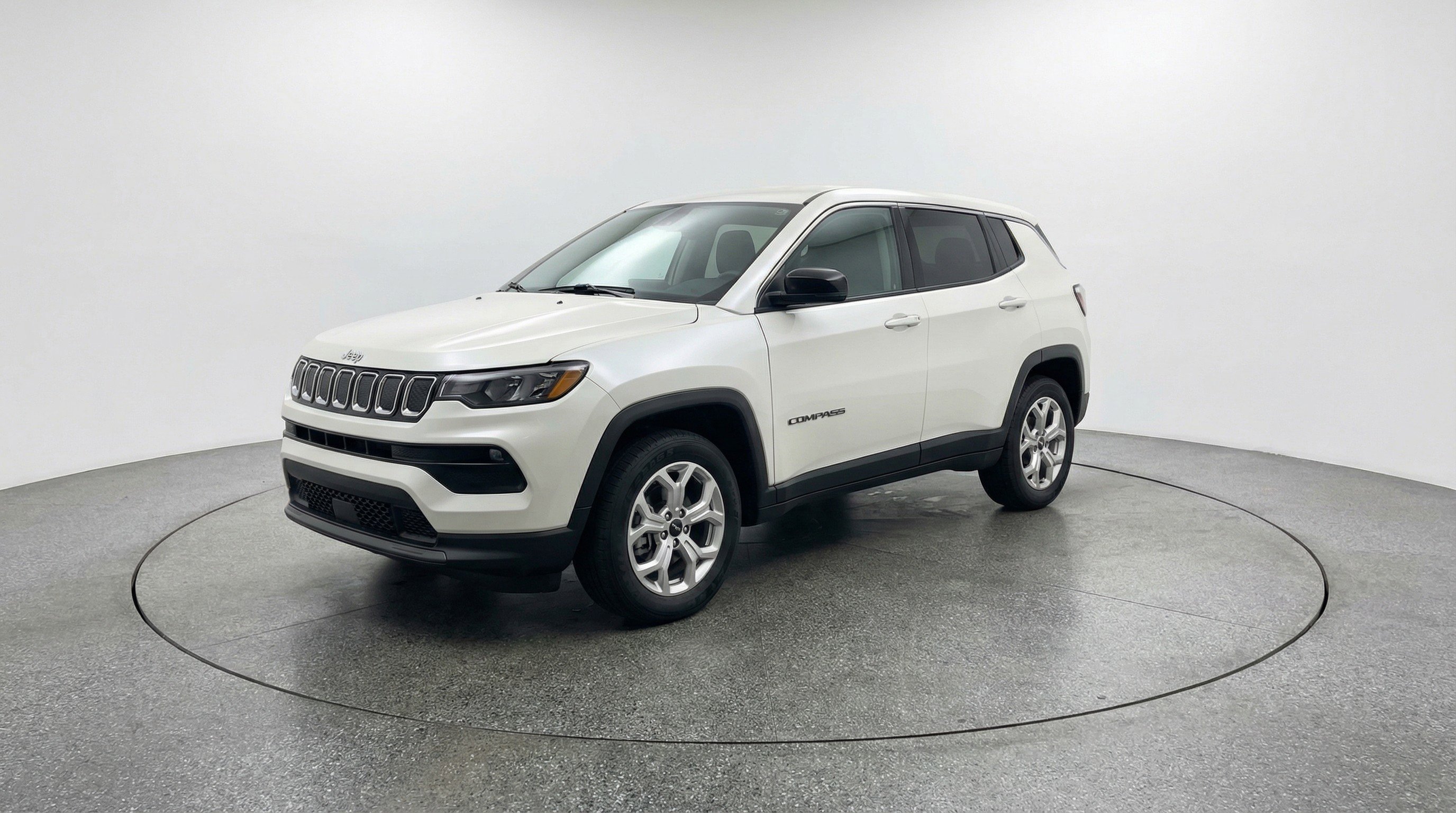 Used 2025 Jeep Compass Latitude image 3
