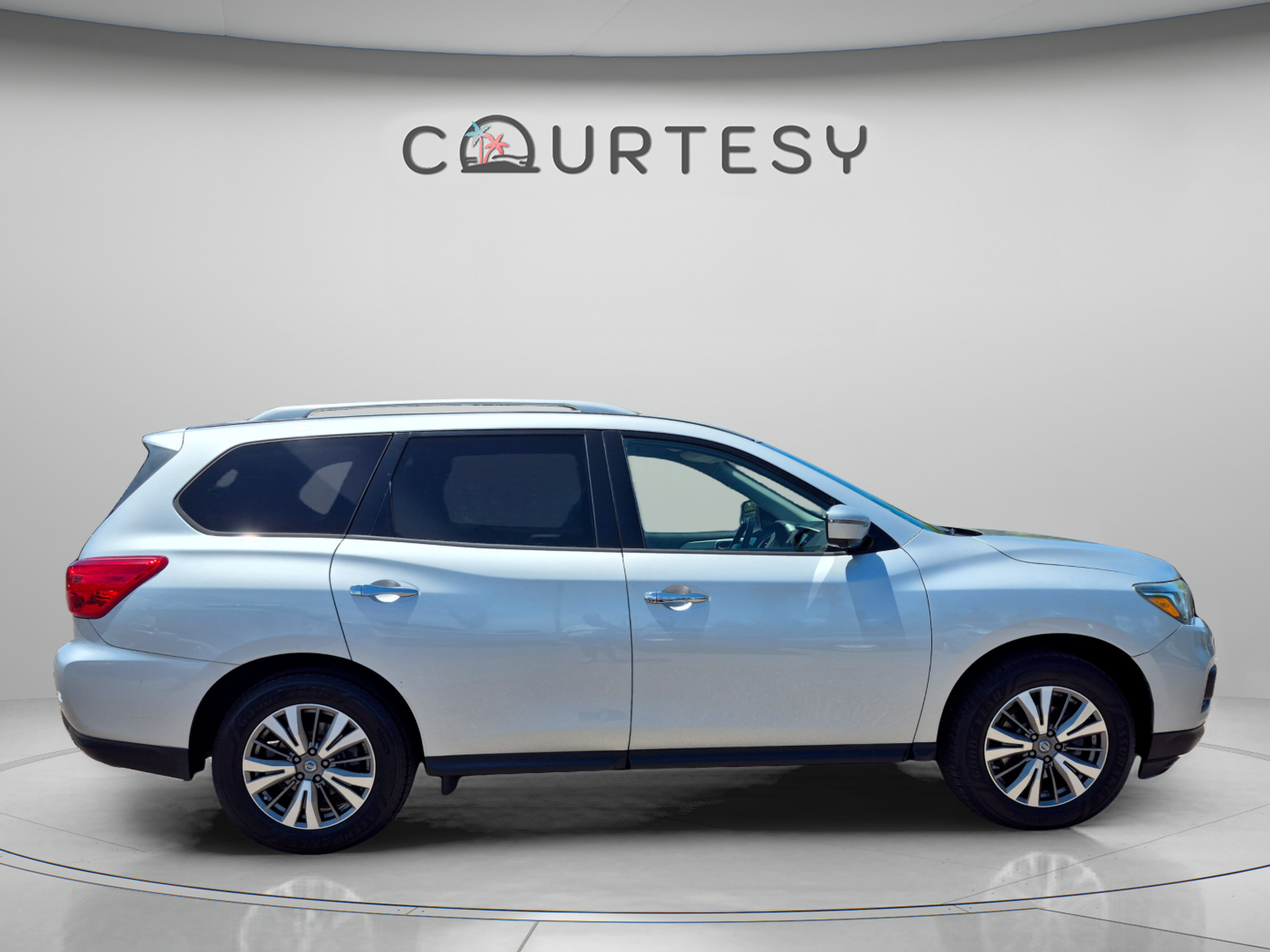 Used 2019 Nissan Pathfinder SL FWD image 8