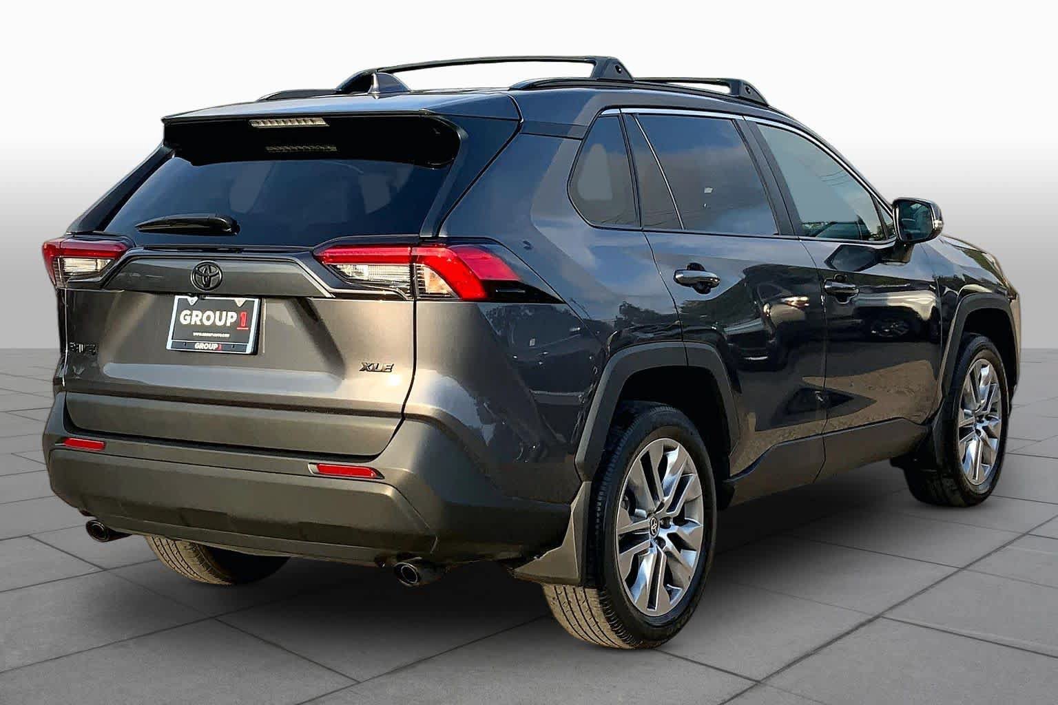 Used 2022 Toyota RAV4 XLE Premium FWD image 13