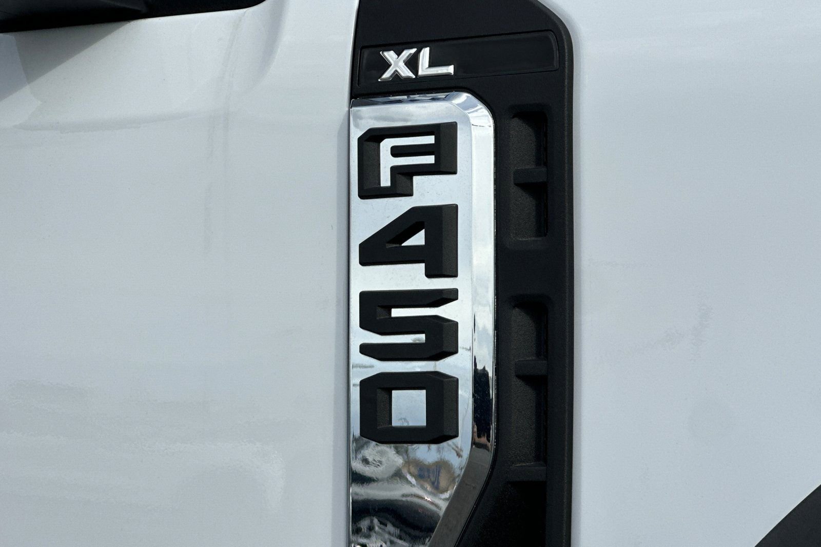New 2025 Ford F450 XL RWD image 21