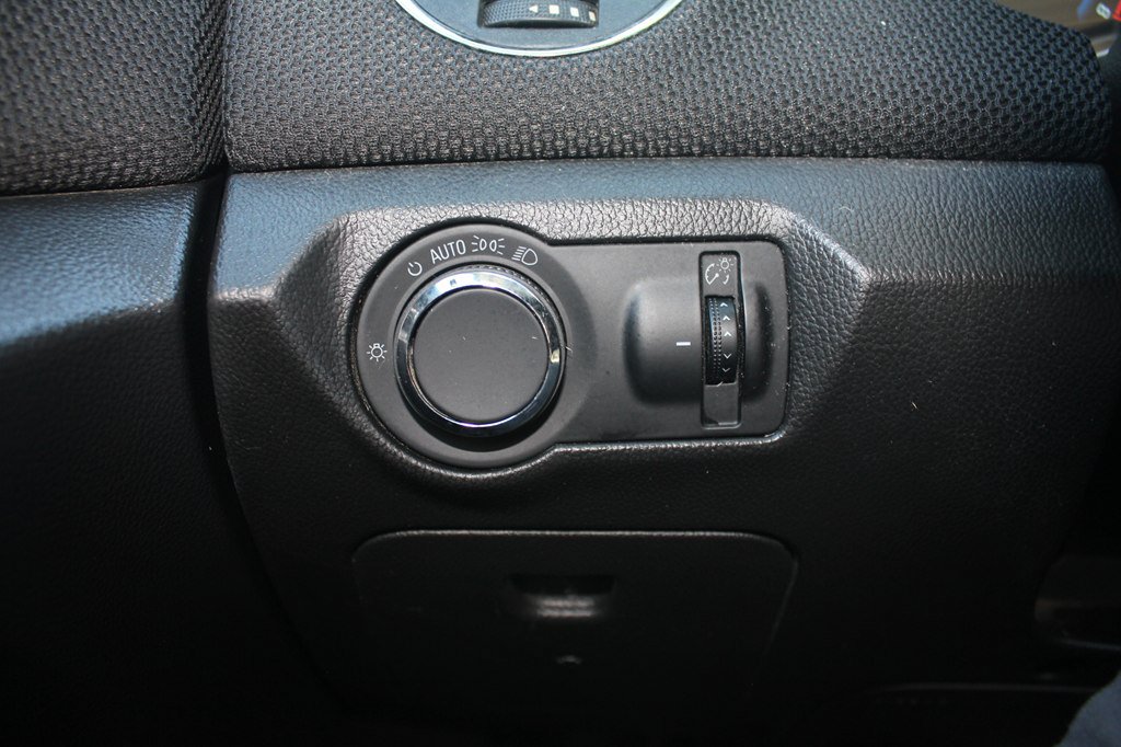 Used 2013 Chevrolet Cruze Eco FWD image 16