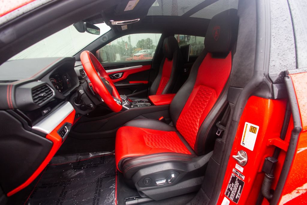 Used 2019 Lamborghini Urus AWD/4WD image 39