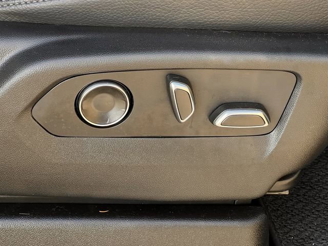 Used 2023 GMC Yukon Denali w/ Denali Reserve Package image 25