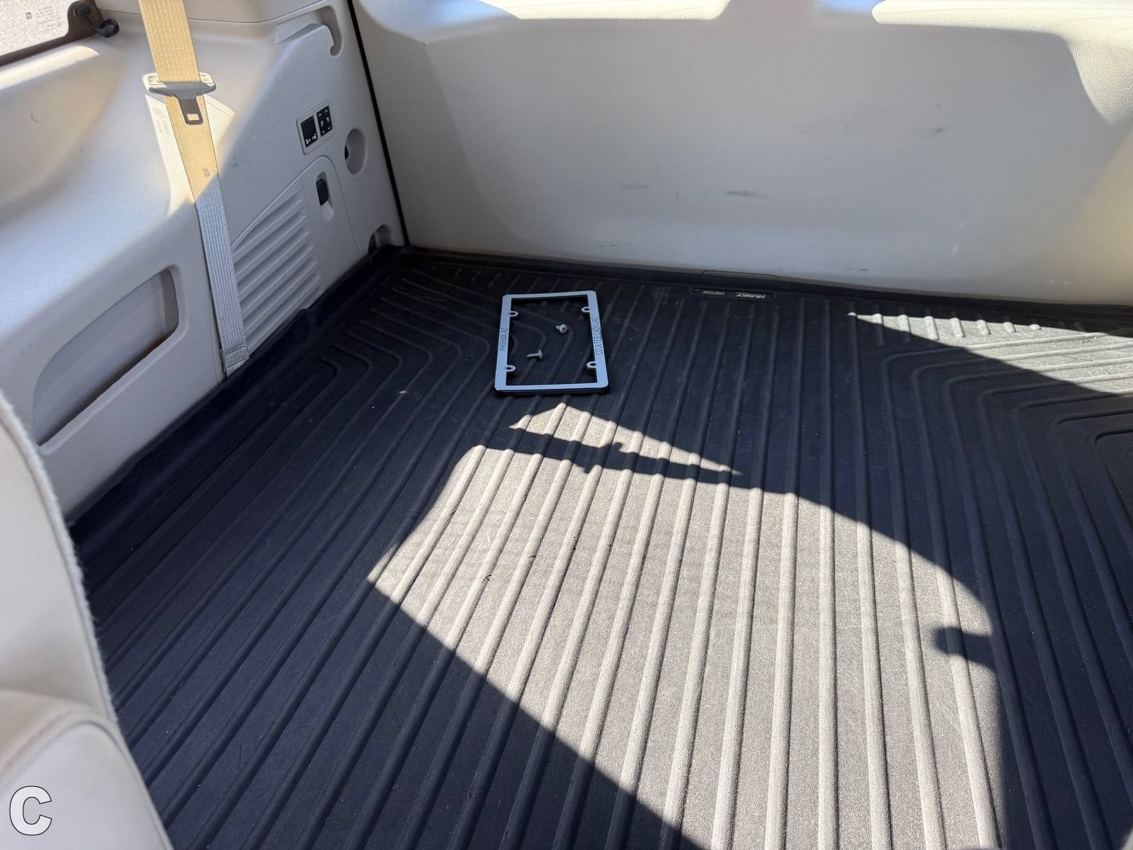 Certified 2018 Cadillac Escalade Luxury AWD/4WD image 11