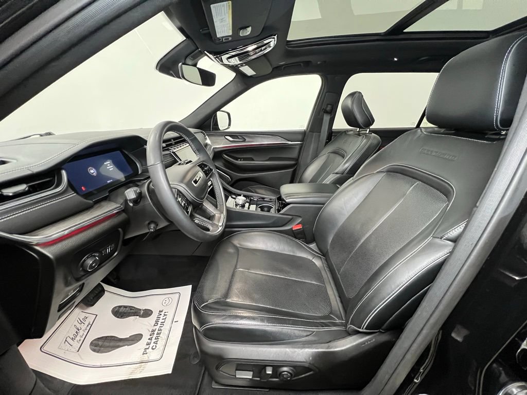 Used 2024 Jeep Grand Cherokee L Overland AWD/4WD image 4
