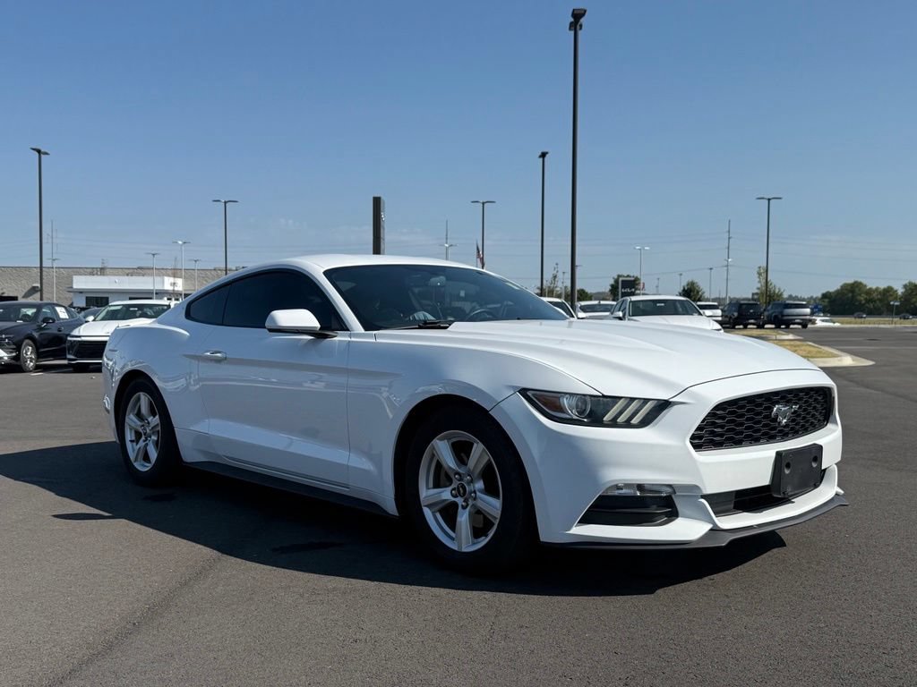 Used 2017 Ford Mustang Coupe RWD image 3