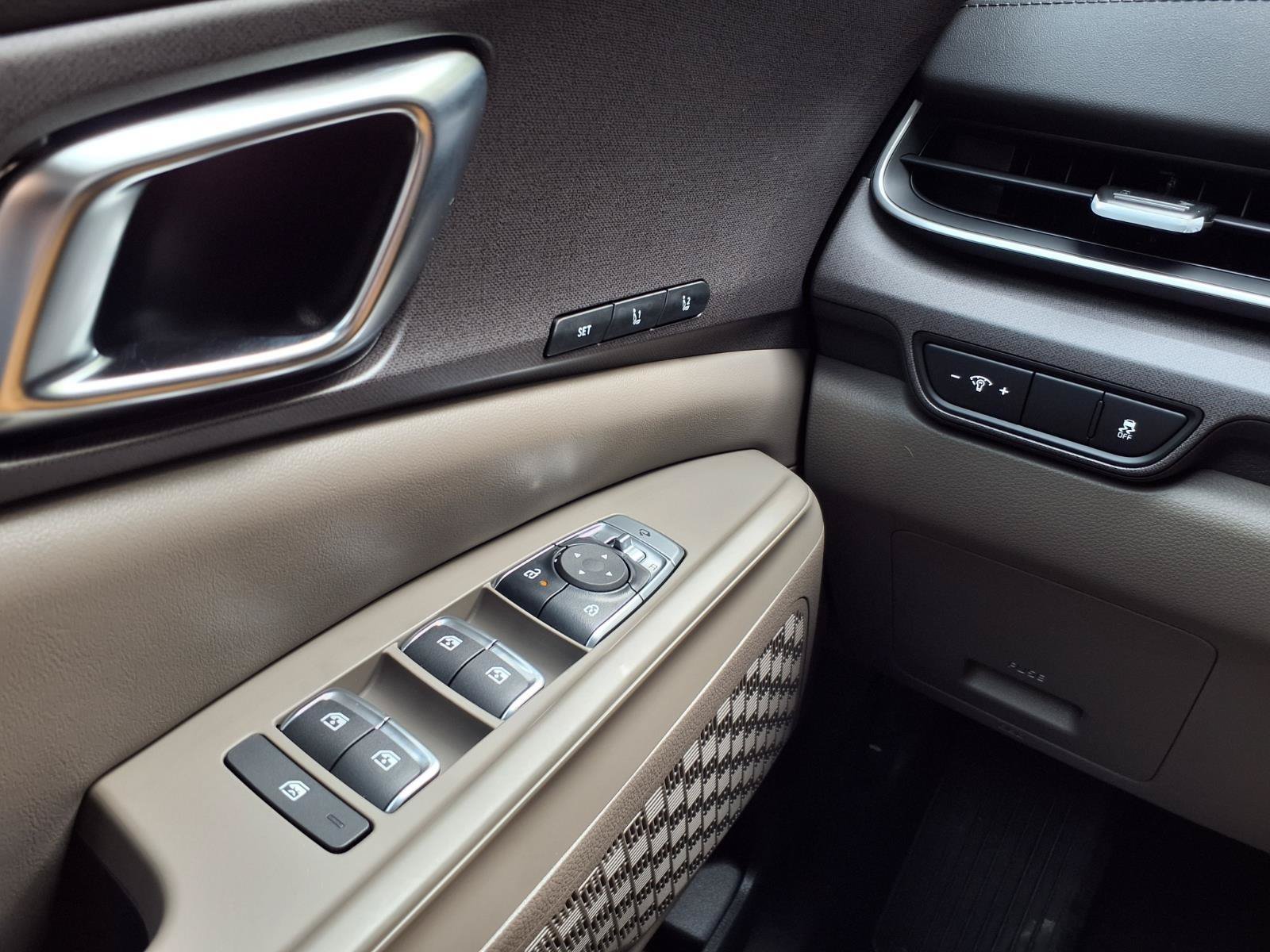 New 2026 Kia Carnival EX FWD image 12