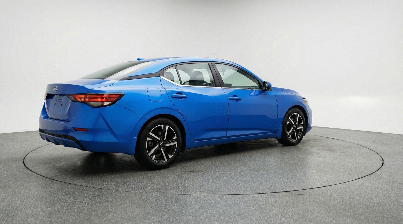 Used 2025 Nissan Sentra SV FWD image 9