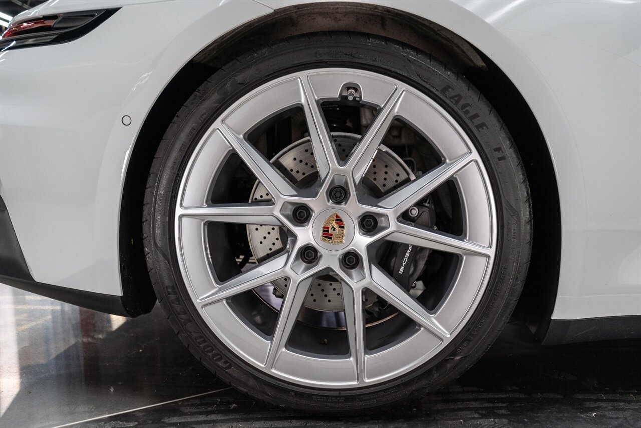 Used 2025 Porsche 911 Carrera w/ Premium Package image 93