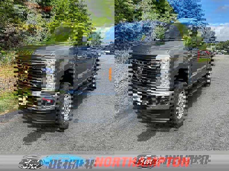 New 2026 Ford F350 XLT image 1