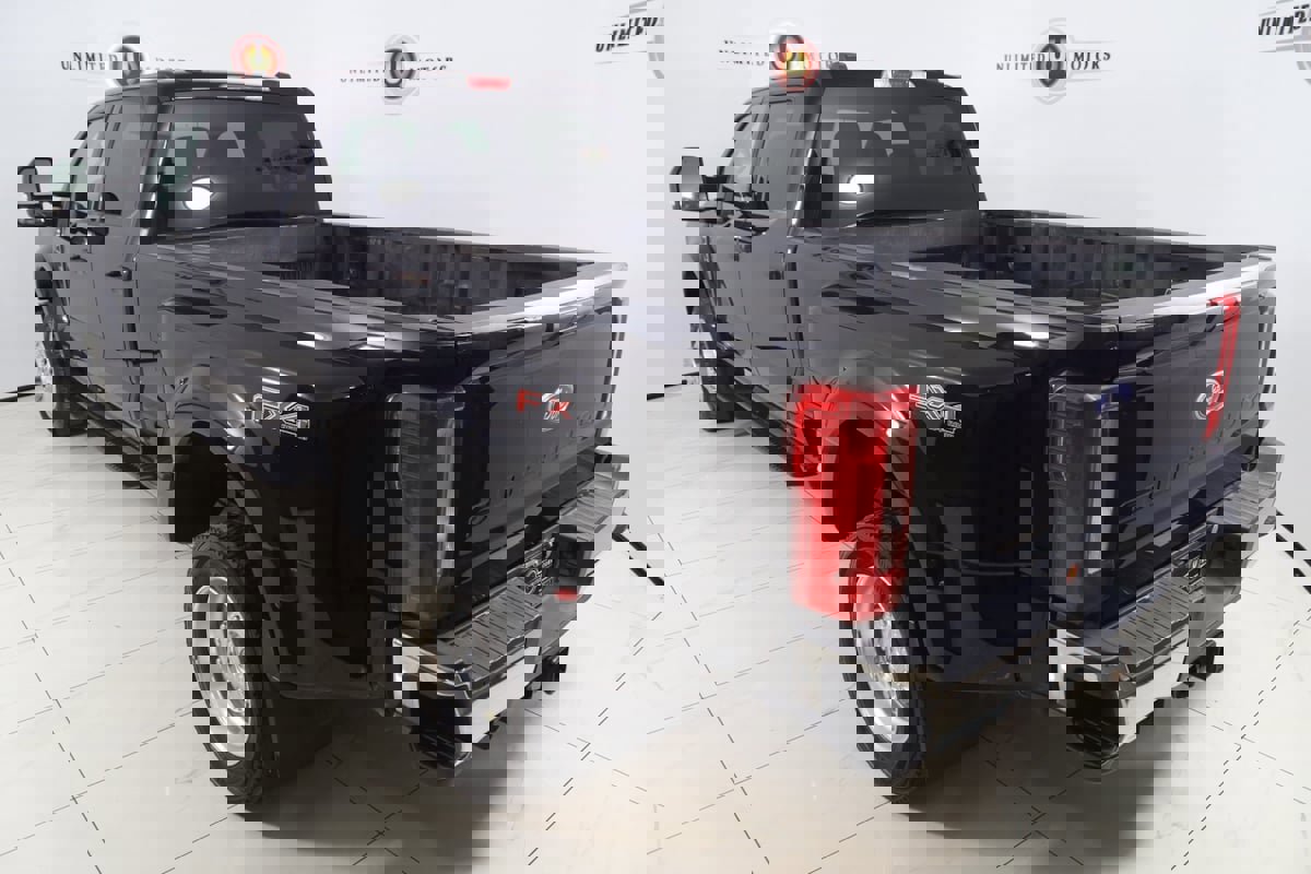 Used 2023 Ford F450 XLT w/ FX4 Off-Road Package image 23