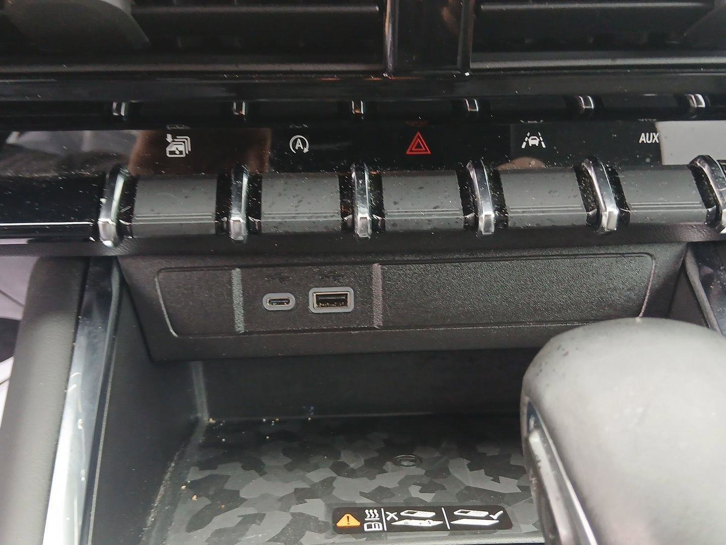 Used 2024 GMC Canyon AT4 w/ AT4 Premium Package image 17