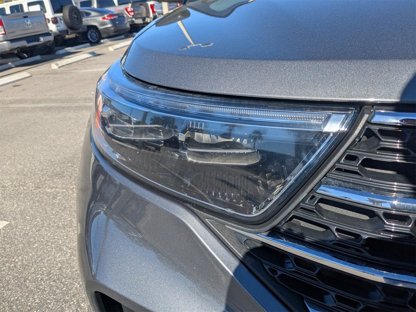 Used 2022 Ford Explorer XLT w/ Equipment Group 202A image 10