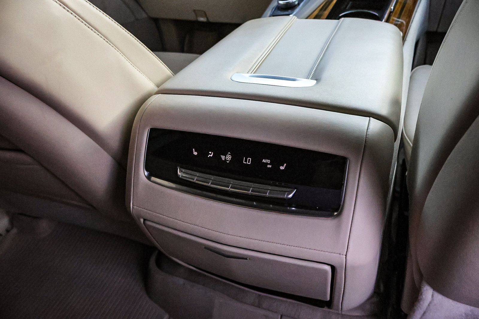 Used 2023 Cadillac Escalade ESV Sport Platinum RWD image 20