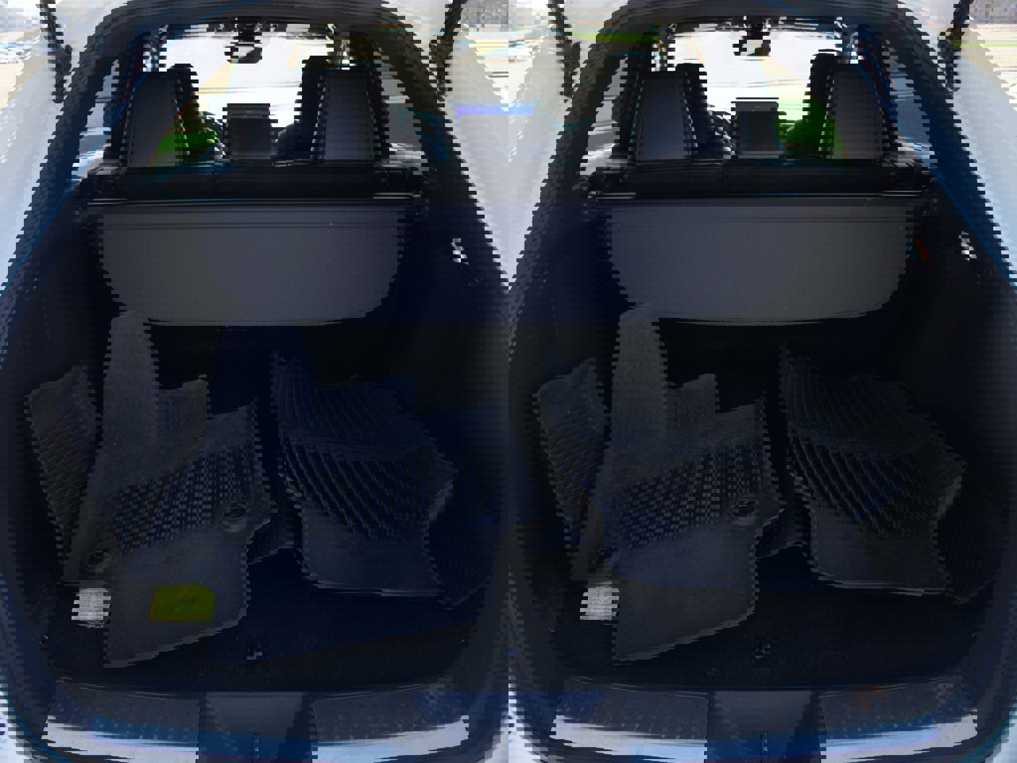 Used 2023 Toyota Venza XLE image 16