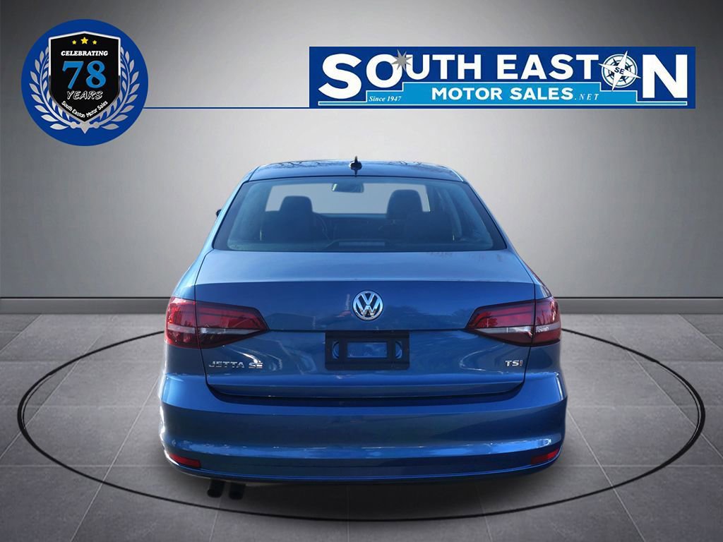 Used 2018 Volkswagen Jetta SE FWD image 4
