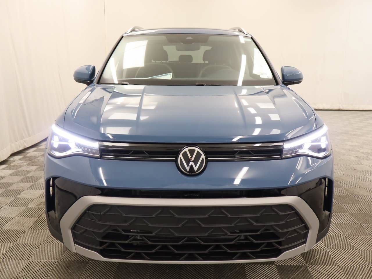 New 2026 Volkswagen Taos SE FWD image 4