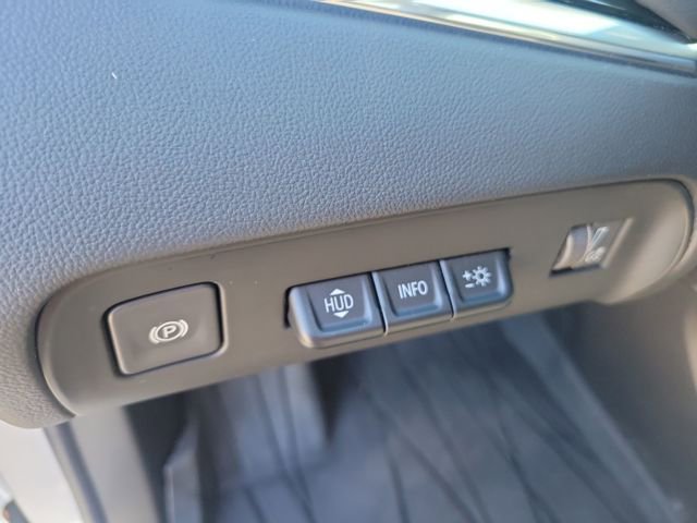 Used 2023 Buick Enclave Avenir w/ Avenir Technology Package image 39