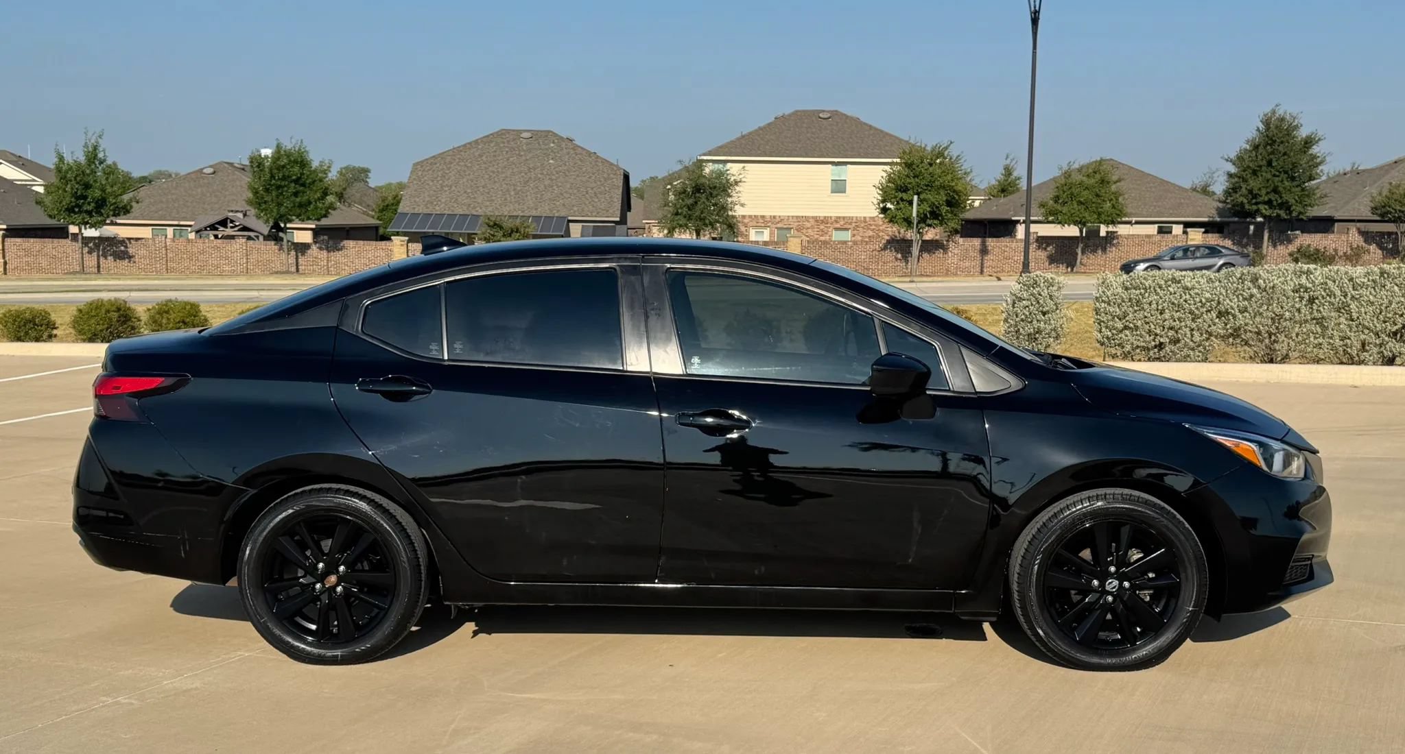 Used 2022 Nissan Versa SV FWD image 10