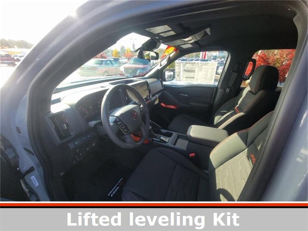 New 2025 Nissan Frontier PRO-4X image 18