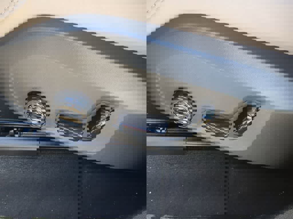 New 2026 Volvo XC60 T8 Plus w/ Protection Package Premier image 16