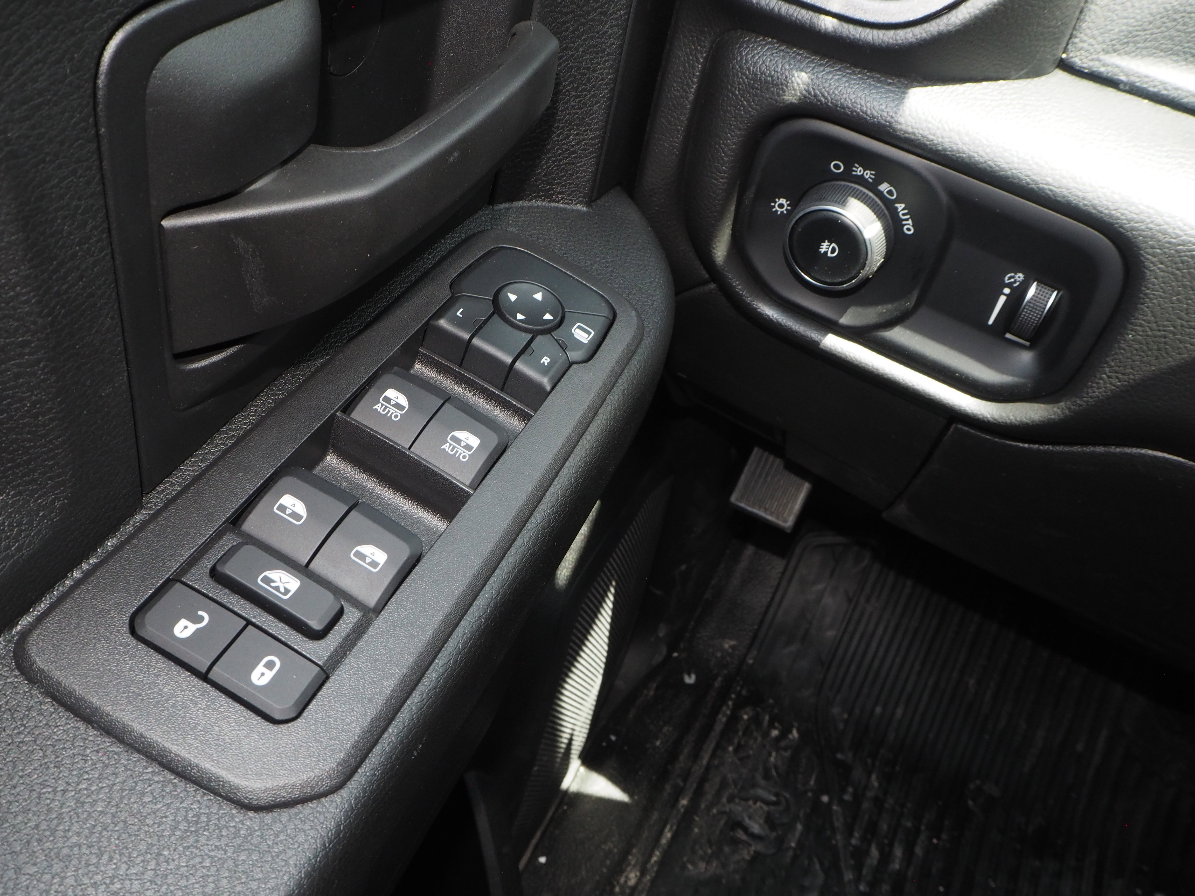 New 2025 RAM 5500 Tradesman image 31