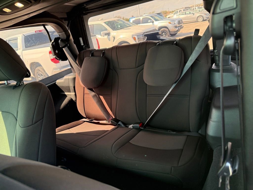 Used 2025 Jeep Wrangler Sport image 9