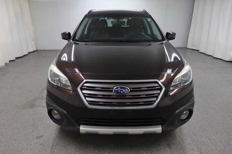 Used 2017 Subaru Outback 3.6R Touring AWD/4WD image 2