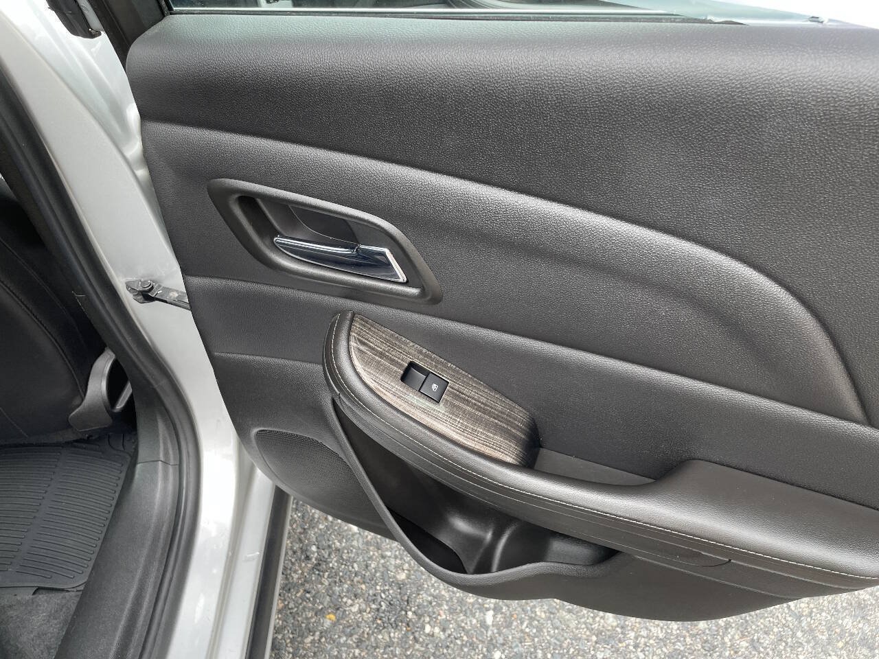 Used 2014 Chevrolet Malibu LT FWD image 27