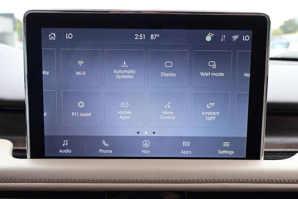 Used 2023 Lincoln Aviator Reserve w/ Equipment Group 201A AWD/4WD image 12