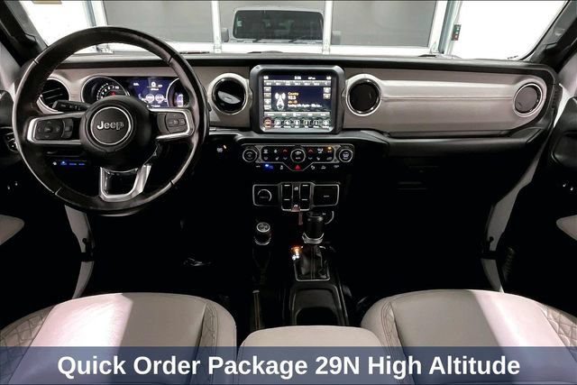 Used 2022 Jeep Wrangler Unlimited Sahara AWD/4WD image 10