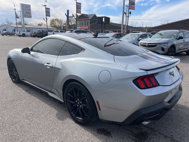 Used 2024 Ford Mustang Coupe image 6
