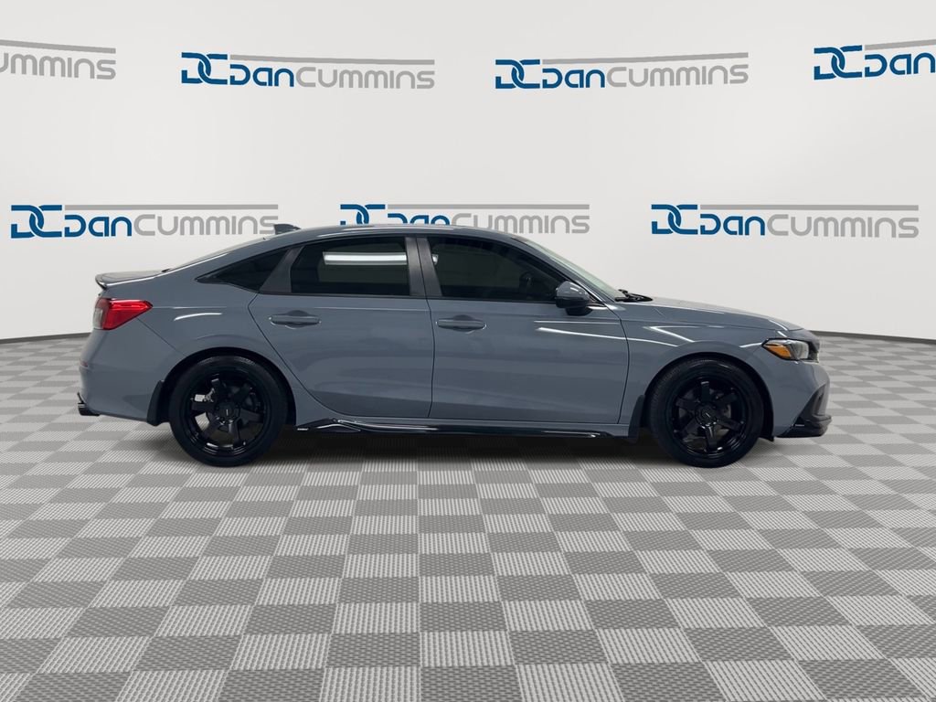 Used 2022 Honda Civic Touring image 9