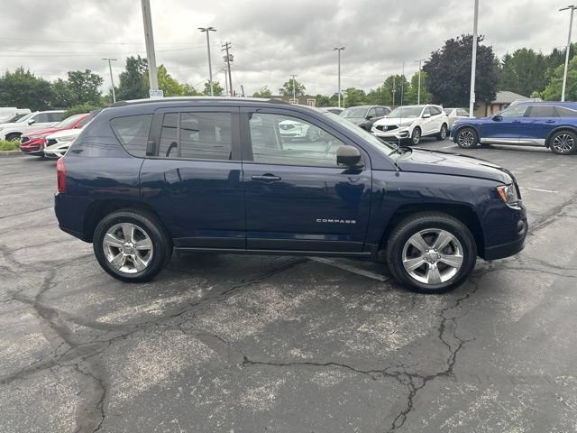 Used 2016 Jeep Compass Sport w/ Power Value Group AWD/4WD image 3