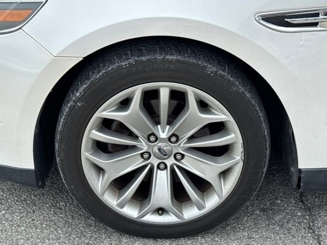 Used 2014 Ford Taurus Limited image 23