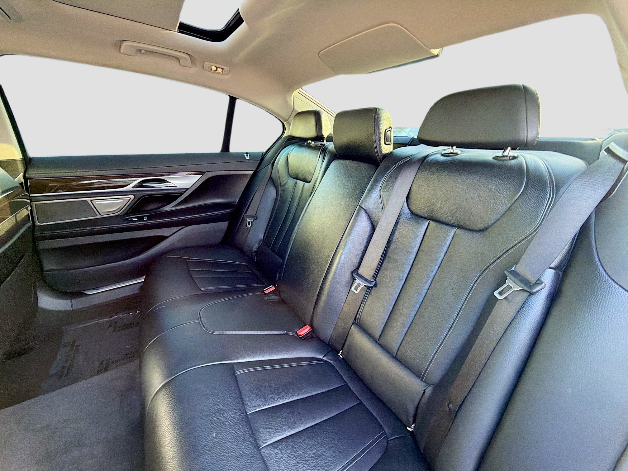 Used 2020 BMW 740i w/ Cold Weather Package RWD image 21