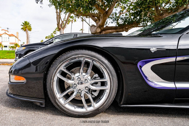 Used 2001 Chevrolet Corvette Coupe w/ Preferred Equipment Group1 image 6