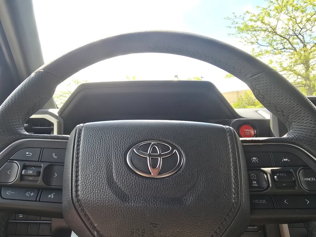 Used 2025 Toyota Tacoma TRD Sport AWD/4WD image 28