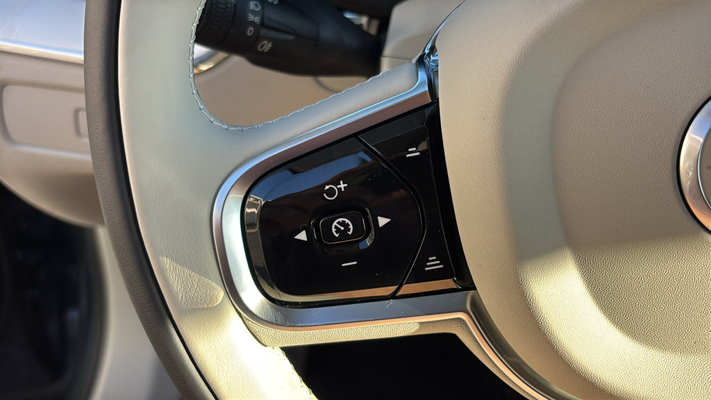 New 2027 Volvo XC60 B5 Ultra AWD/4WD image 17