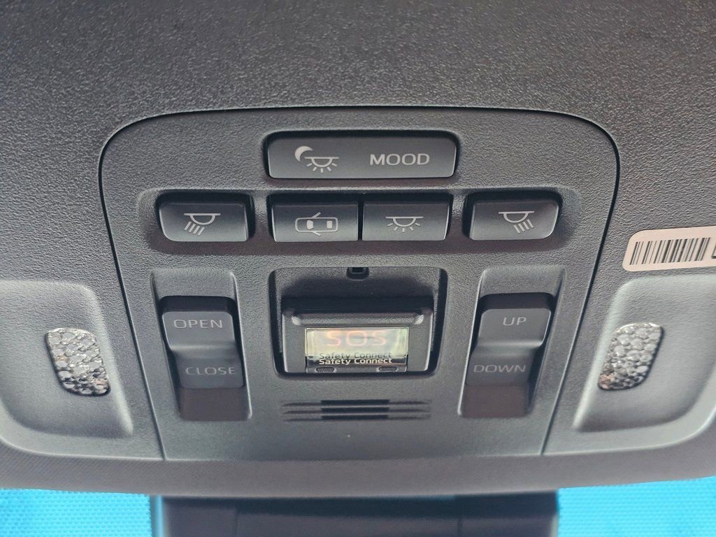 Used 2019 Toyota Avalon Limited w/ Preferred Accessory Package image 18