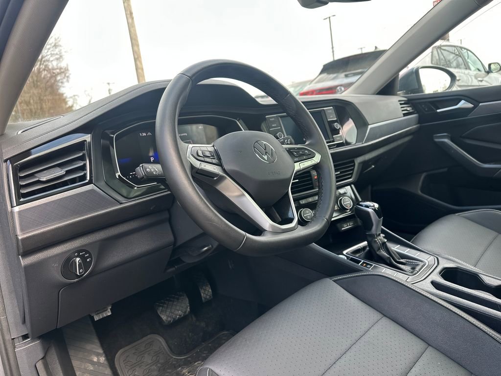 Certified 2024 Volkswagen Jetta SE image 6